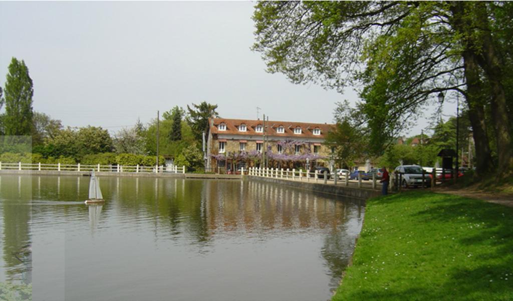 Au Bord Du Lac Saint-Remy-les-Chevreuse Exterior photo