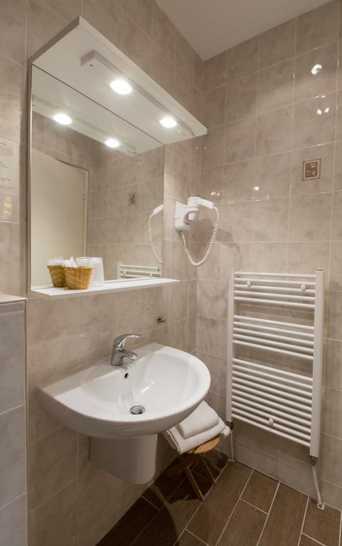 Au Bord Du Lac Saint-Remy-les-Chevreuse Exterior photo