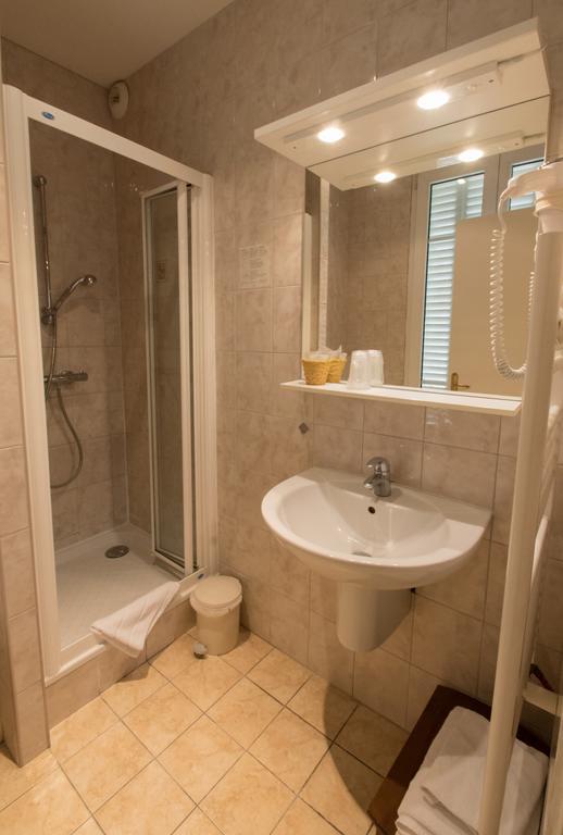 Au Bord Du Lac Saint-Remy-les-Chevreuse Exterior photo
